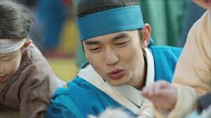 The crown prince sneaks out of the palace to look for woo bo. Ruler Master Of The Mask Netflix