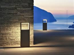 Cool Quadratisch Poller Simes S P A Luce Per L Architettura Wohnraum Beleuchtung Aussenleuchten Aussenbeleuchtung