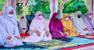Download lowongan kerja agen sembako harapan indah. Ibrahim Attahiru Wife Naowa General Ibrahim Attahiru S Death Came As A Shock To Nigerians Oyong Hutapea