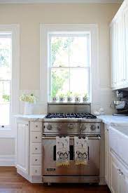Simply white by benjamin moore. Benjamin Moore Montgomery White Kitchen Kitchen Wall Colors Kitchen Inspirations Kitchen Paint