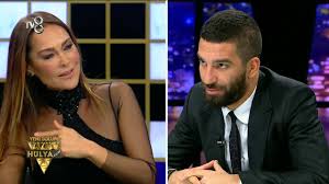 Kobal'ın allah'ım sen beni nasıl bir ateşin içinden çekip aldın diye şükürler ettiğine eminiz! Hulya Avsar Sinem Kobal Hakkinda Konustu 1 Sezon 3 Bolum Youtube