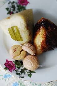 There are cantonese bak chang, hokkien bak chang, teochew bak chang, hainanese bak chang, and nyonya chang as far you can freeze the bak chang in the freezer and it's good for 6 months. Grandma S Nyonya Chang Rice Dumplings Step By Step Pictures On How To Wrap Chang Messy Witchen