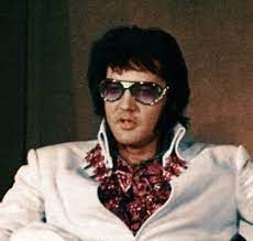 Elvis presley was one of the most successful performers in the world and few performers since. Elvis Presley Long Hair Women Hairstyles Ideas Bad Hair Day Cool Hairstyles Good Hair Day