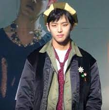 He debuted as a vocalist of the group boy group pentagon in october. Hongseok Wikipedia