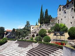 It is not to be confused with the roman amphitheatre known as. ØªØ¹Ù„ÙŠÙ‚Ø§Øª Ø­ÙˆÙ„ Teatro Romano ÙÙŠØ±ÙˆÙ†Ø§ Ø¥ÙŠØ·Ø§Ù„ÙŠØ§ Tripadvisor