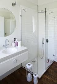 Ces salles de bains petit format se jouent des mètres carrés et redoublent d'intelligence pour y arriver. 28 Idees D Amenagement Salle De Bain Petite Surface