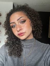 trixie mattel really did the dang thing with these eye paints :  r/MakeupAddiction