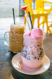 Recipe for char kway teow, wide flat rice noodles stir fried with chinese sausages, pork, shrimp, cockles, bean sprouts and lightly beaten eggs. Best Halal Special Char Koay Teow In Penang Crisp Of Life