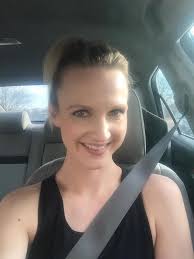 If you're like me, you're your own worst critic. Remember to be not only be  kind to others but also be kind to yourself! Thursday feels! ❤️