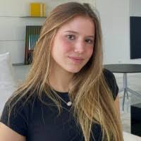 Ana Amarante's Instagram, Twitter & Facebook