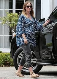 Pregnant Emily Blunt Covers Up Her Baby Bump With A Colorful Blouse Colorful Blouses Emily Blunt Pregnant Celebrity Maternity Style