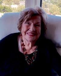 Lori Urbanek's Instagram, Twitter & Facebook