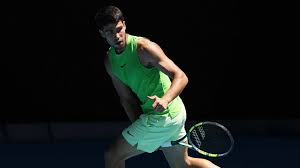 Alcaraz dazzles Melbourne, rolls into Australian Open R4