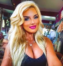 Kelli Rose's Instagram, Twitter & Facebook