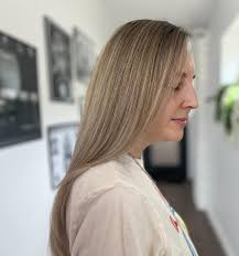 AMANDA T NAT owner/stylist