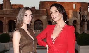 She is the recipient of several accolades, including an academy award and a tony award.in 2010, she was appointed commander of the order of the british empire (cbe) for her film and humanitarian endeavours. Catherine Zeta Jones And Daughter Carys Stun On Vanity Fair Spain Cover