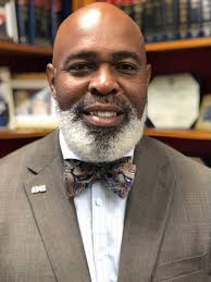 Marlboro Co. School District superintendent extends contract for 1 year