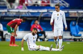 وشعر بنزيما، العائد إلى صفوف المنتخب بعد طول غياب، بألم في ركبته، ما دفع ديشامب إلى استبداله في الدقيقة 39 بالمهاجم أوليفييه. Ø¥ØµØ§Ø¨Ø© Ø¨Ù†Ø²ÙŠÙ…Ø§ ØªØµØ¯Ù… Ø¹Ø´Ø§Ù‚ Ù…Ù†ØªØ®Ø¨ ÙØ±Ù†Ø³Ø§ Ù‚Ø¨Ù„ Ø§Ù„Ù€ ÙŠÙˆØ±Ùˆ 2020