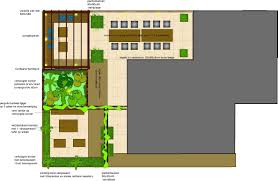 ondiepe achtertuin op het noorden met veranda terras van keramiek tegels zand beige verhoogde border verplaatsbare p achtertuin tuinarchitectuur tuinontwerp