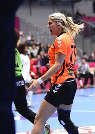 In het seizoen 2015/2016 werd estavana met team esbjerg kampioen van denemarken. Estavana Polman Handball Players Handball Sports