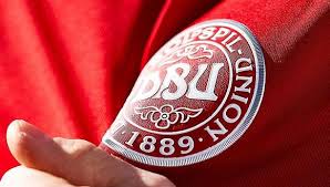 Junio 2021 « » l m m j v s d Seleccion Peruana Dinamarca Presento Detalles De Su Nueva Camiseta Para Rusia 2018 Futbol Peruano El Bocon