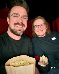 Cameron Louis's Instagram, Twitter & Facebook