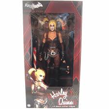 The great collection of harley quinn arkham city wallpaper for desktop, laptop and mobiles. Neca Batman Arkham City Harley Quinn Quarter Scale Figure