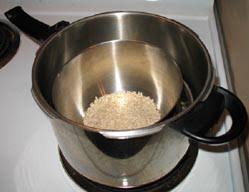 Pressure cooker 101 covers the basics of using a pressure cooker, specifically a hawkins futura. Fastcooking Ca How To Cook Rice With A Pressure Cooker