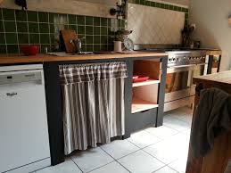 Cuisine Jambage En Beton Cellulaire Recouvert De Planche De Palette Peinte En Noir Mat Cuisine Beton Beton Cellulaire Deco Interieure