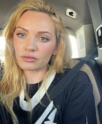 Lucy Martin (@mucy_lartin) • Instagram photos and videos