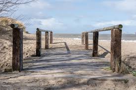Au cœur du pays d'auge, idéalement situé entre deauville, trouville et honfleur, le clos deauville saint gatien & spa vous accueille pour une pause « détente » dans son vaste domaine. Les 10 Plus Belles Plages A Moins De 3h En Voiture De Paris