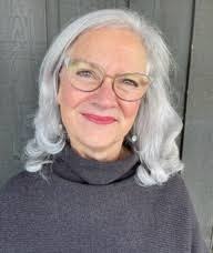 Donna Huggins's Instagram, Twitter & Facebook