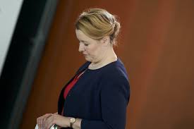 Wir schauen uns das mal an. Franziska Giffey Muss Sich Gegen Plagiatsvorwurf Wehren