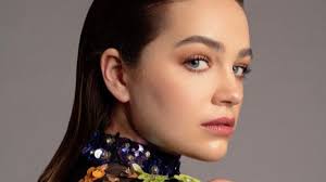 10 cosas sobre Mary Mouser, la actriz que hace de Sam LaRusso en Cobra Kai 