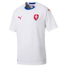 La repubblica ceca è riuscita a restare a galla per un quarto e poi è finita nella morsa difensiva degli azzurri che hanno via via preso fiducia, trovando il primo vantaggio con la tripla di. Vendita Maglie Calcio Poco Prezzo 2019 2020 Maglia Repubblica Ceca Poco Prezzo 2018 2019 Seconda