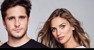 Jul 03, 2021 · a través de una foto con sus respectivos perros, cecilia sugirió que mayte rodríguez, actriz y ex del futbolista, habría vuelto con su ex pareja, camilo figueroa. Captan A Mayte Rodriguez Besando Al Actor Mexicano Diego Boneta Tv Y Espectaculo Biobiochile