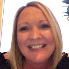 Donna Roff's Instagram, Twitter & Facebook