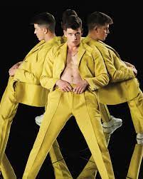 Elite season four finally dropped today (june 18) and fans have wasted no time binging the season. Guzman Nunier Osuna Elite Wiki Fandom