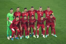 Nach der auftaktpleite gegen italien müssen sich die türken auch gegen wales (0:2) geschlagen geben. Turkei Im Heimspiel Gegen Wales Um Pflichtsieg Sky Sport Austria