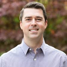 Kerry Phipps's Instagram, Twitter & Facebook