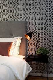 Le papier peint permet de personnaliser la décoration d'une pièce grâce à ses motifs déco. Decoration Photos Conseils De Papier Peint Pour Chambre D Adulte