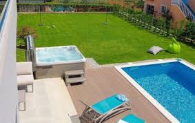 Visit jacuzzi.com for the highest quality hot tub, sauna, and shower products and accessories. Besuchen Sie Die Bezaubernde Villa Mit Pool Jacuzzi Neben Porec