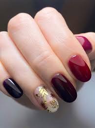 These nail art designs are about to blow up, thanks to street style. 40 Beautiful Nail Design Ideas To Wear In Fall Dark Nails With Autumn Leaves