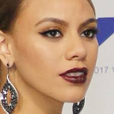 Dinah Jane Hansen's Makeup Photos & Products