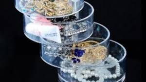 Banyak pelanggan yang puas melakukan transaksi di pusat perhiasan di jalan manukan. Toko Mas Wahyu Redjo F 4 Surabaya