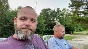 Mark Brakefield's Instagram, Twitter & Facebook