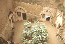 Cave Dwellings Are Common In Certain Areas Of Northern China Where They Serve As Homes For More Than 40 Million People In The Provinc Mud Hut Dwell Cave House