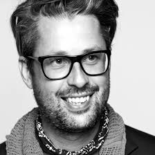 A social life for your hair: Larry King's new salon