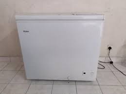 Peti sejuk di rumah biasanya akan dipenuhi dengan bermacam bahan makanan yang tidak boleh dibuang sebelum meninggalkan rumah. 332l Chest Freezer Peti Sejuk Beku To Letgo Before New Year Kitchen Appliances On Carousell