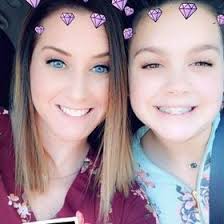 Amanda Benavides (ambena78)